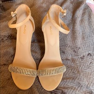 Cream/tan sandal heels